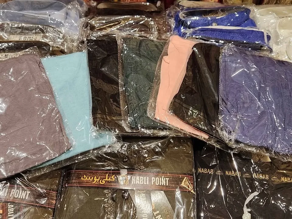 Extended and stretchable attached sleeve for women image indicator(2)