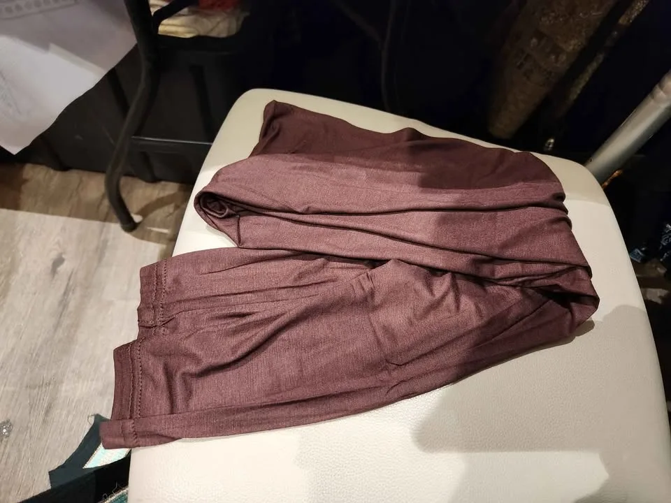 Extended and stretchable attached sleeve for women image indicator(4)