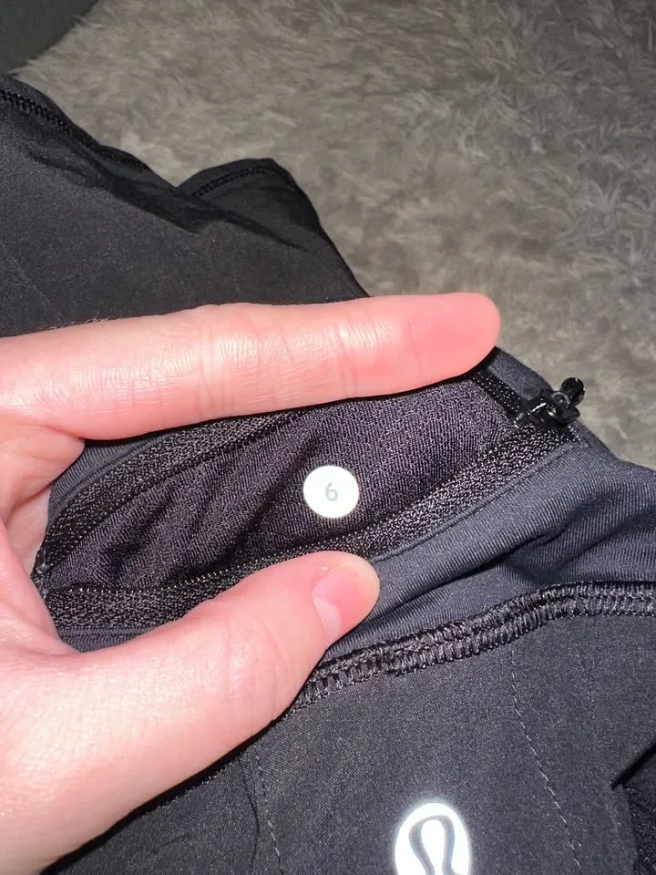 Black and white lululemon skorts image indicator(3)