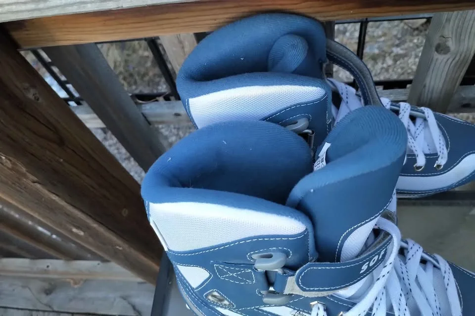 Jackson Softec Skates, size 8B image indicator(3)