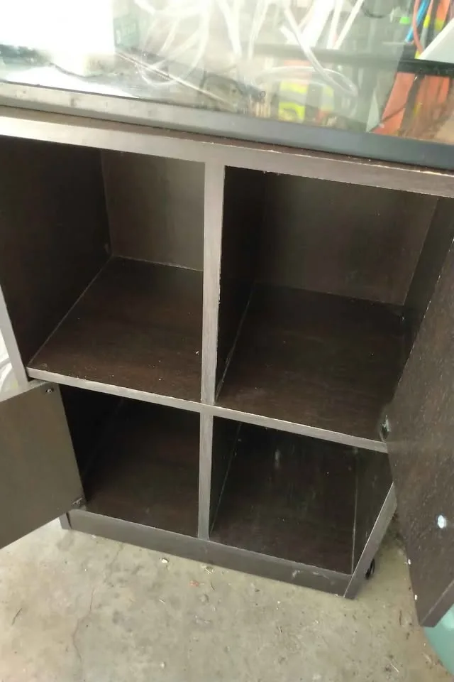 Small fish tank with stand and a ton of supplies 18"x8"x12" image indicator(2)