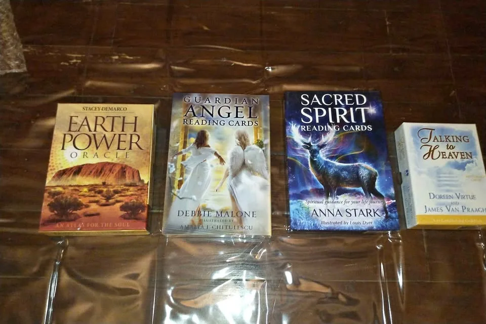 Tarot/angel reading cards - new