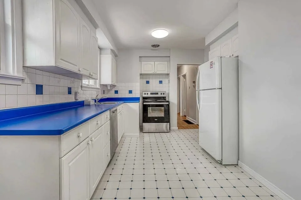 Private room on main floor for rent image indicator(3)