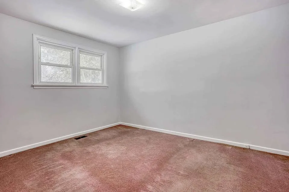 Private room on main floor for rent image indicator(9)