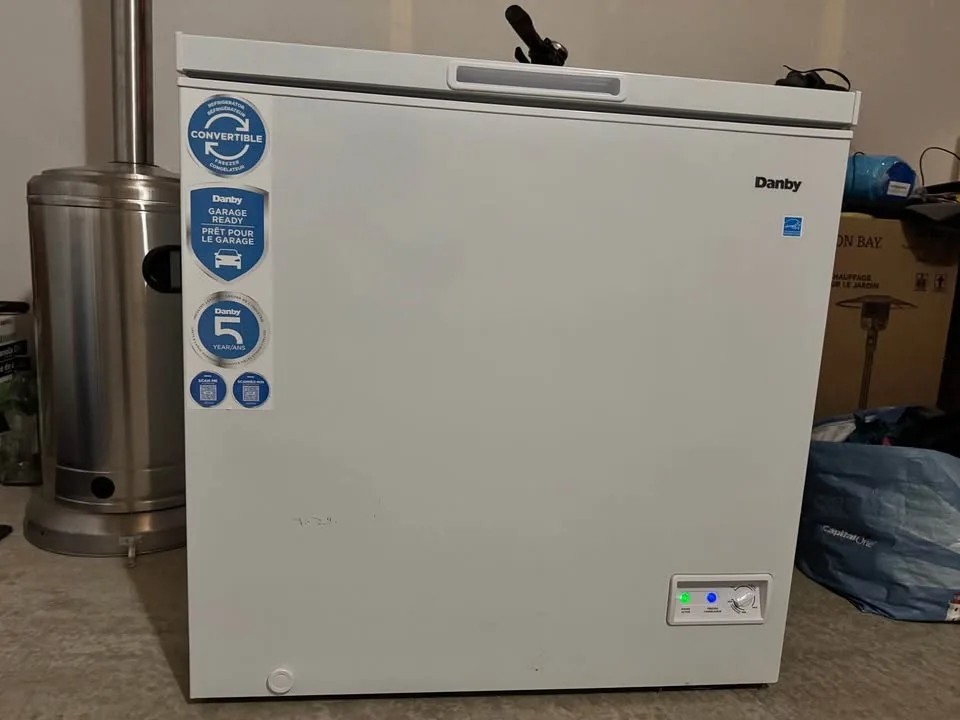 Danby 7 cu ft Convertible Chest Freezer/Fridge – 5 Year Warranty image indicator(2)
