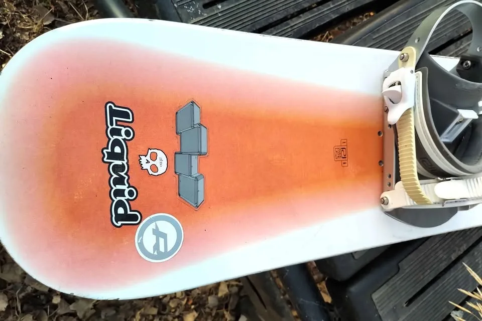 Men's Snowboard with bindings. (160cm) image indicator(2)