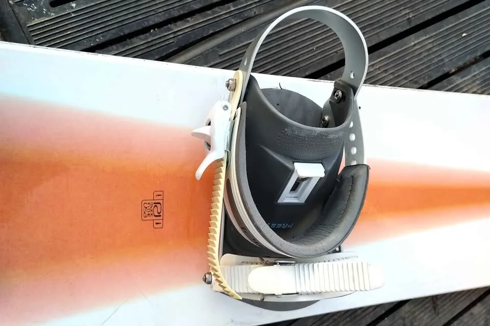 Men's Snowboard with bindings. (160cm) image indicator(3)