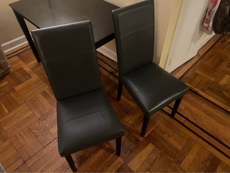 4-legged Table w/ 2 Chairs Set - photo 3