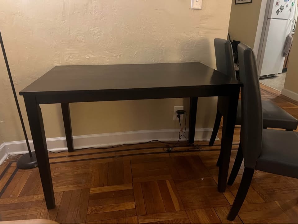4-legged Table w/ 2 Chairs Set - photo 4