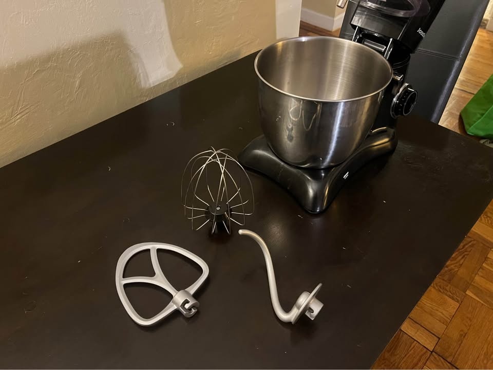 Stand Mixer with 3 attachments - photo 2