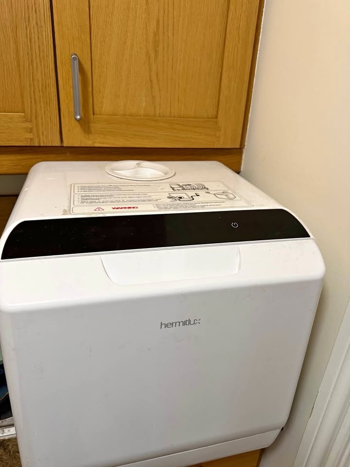 Hermitlux Portable Countertop Dishwasher – Great Condition
