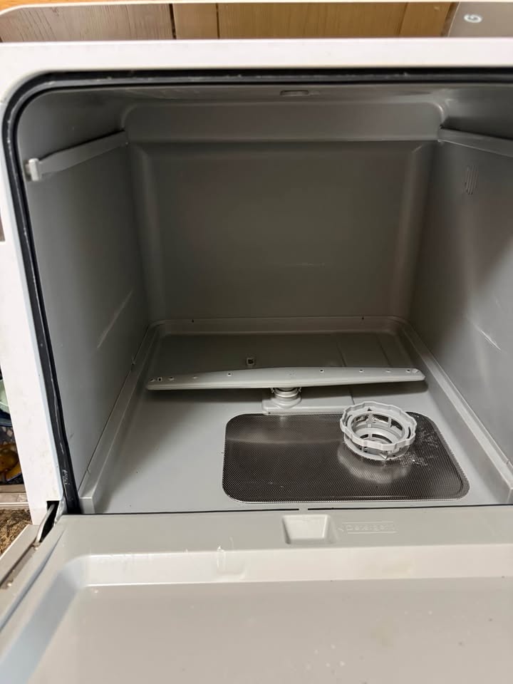 Hermitlux Portable Countertop Dishwasher – Great Condition - photo 3