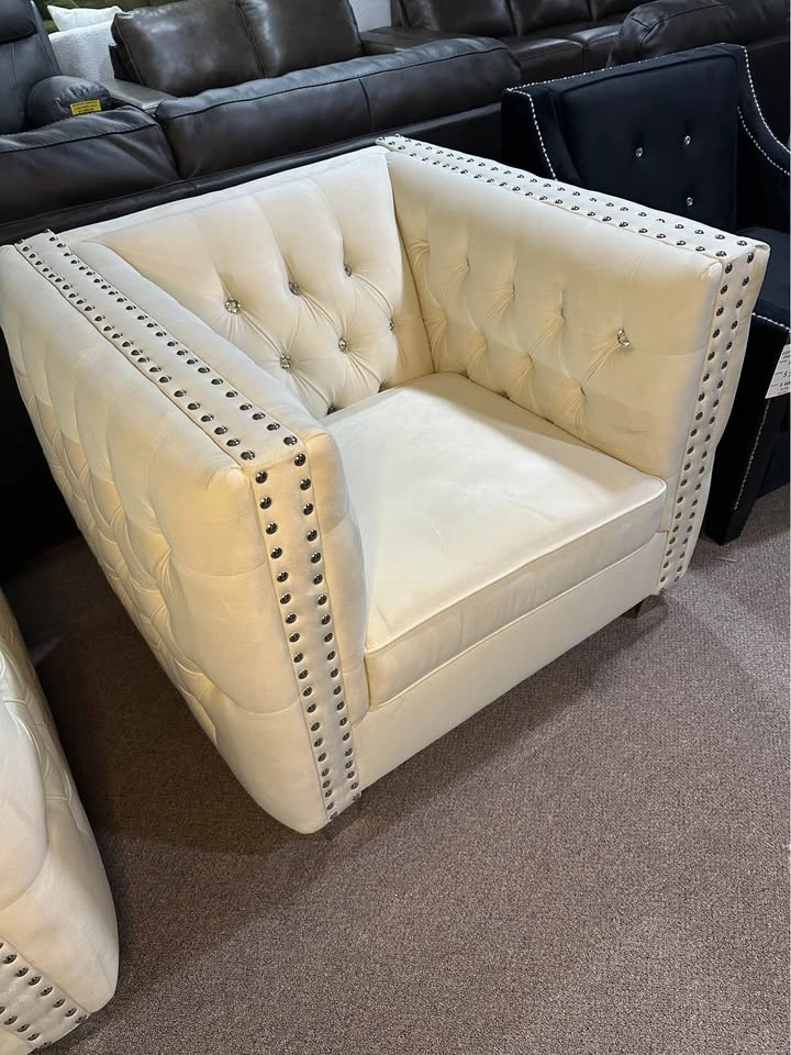 ‼️CLEARANCE‼️ Luxury 3-Piece Tufted Sofa Set – Free Matching Cus - photo 3