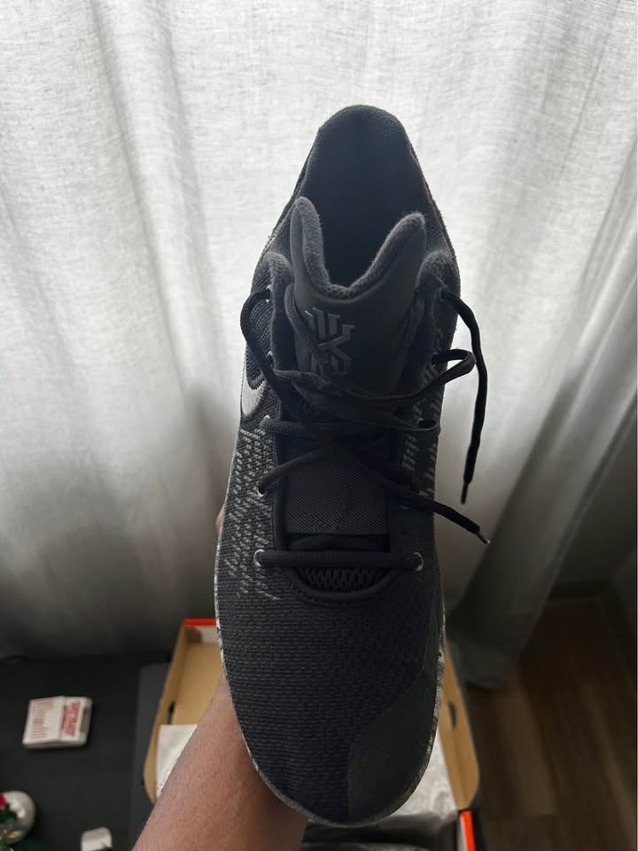 Kyrie flytrap 2 - photo 3