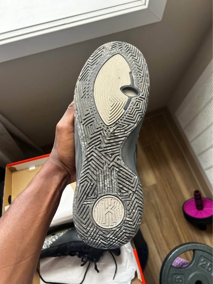 Kyrie flytrap 2 - photo 5