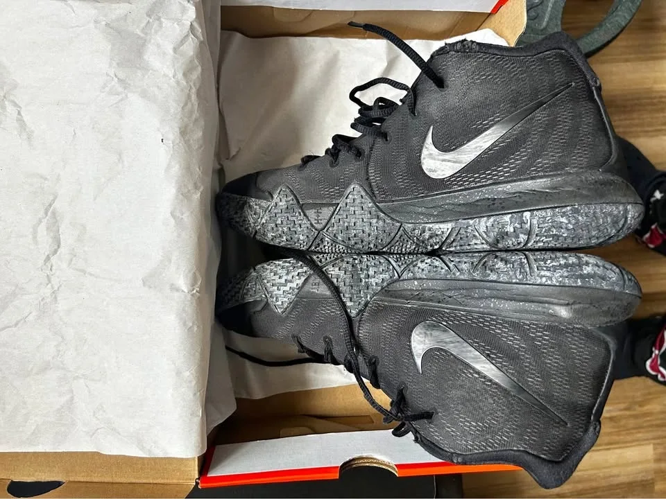 Kyrie blackout 4