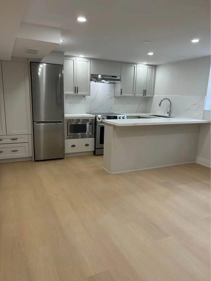 1 Bed 1 Bath - House image indicator(4)