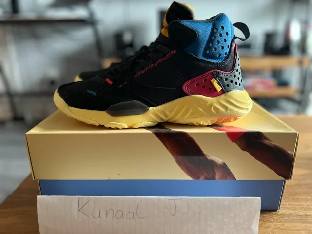 DS Union Jordan Delta Mid Black Size 9