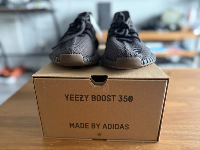 Adidas Yeezy Boost 350 V2 Cinder Size 6.5 - photo 2