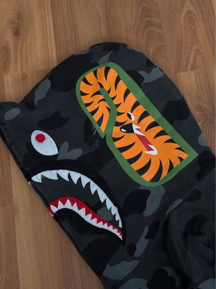 Grey bape hoodie image indicator(2)