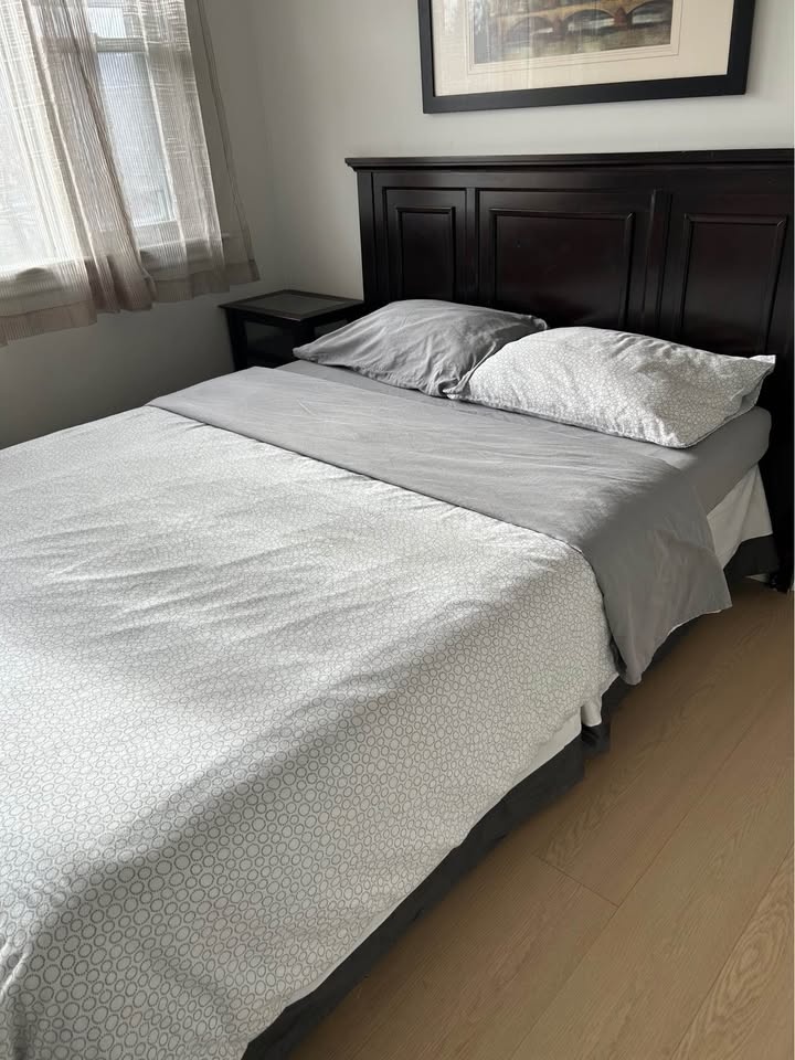 Queen Bed with mattress for sale - photo 3