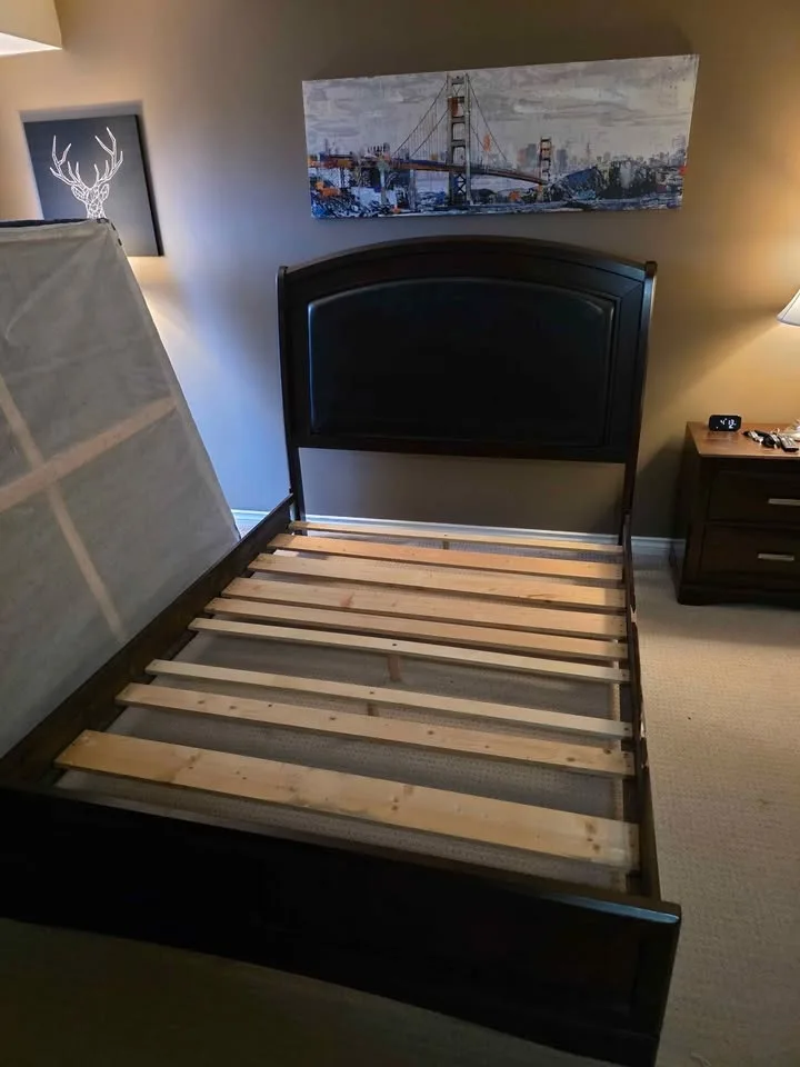 Queen size bed frame image indicator(2)