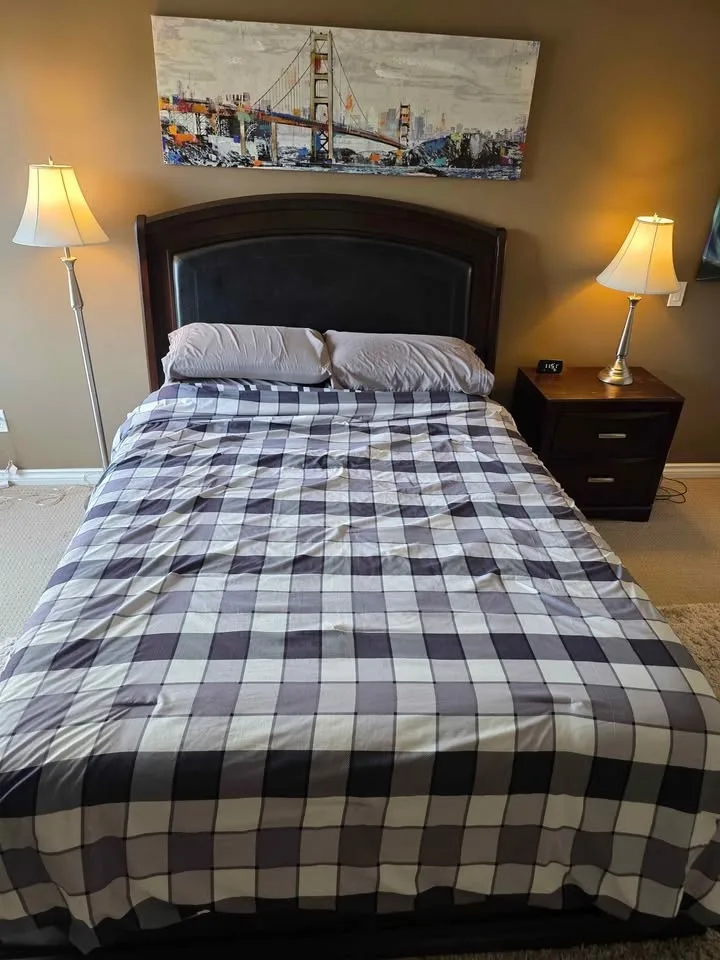 Queen size bed frame image indicator(3)