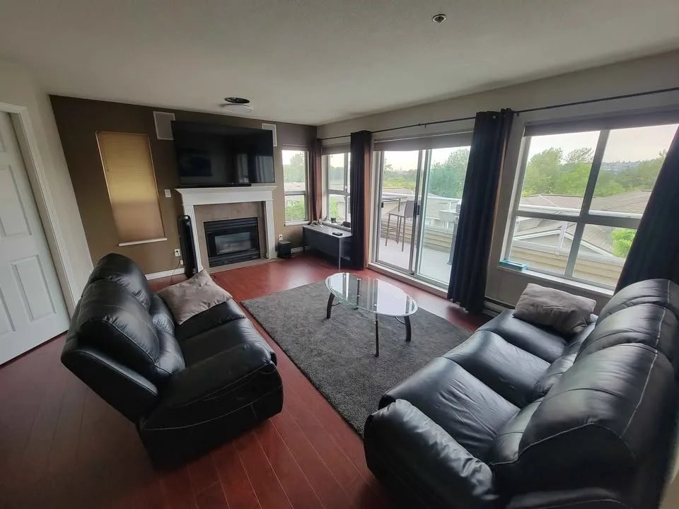 1 Bed 1 Bath - Townhouse image indicator(9)