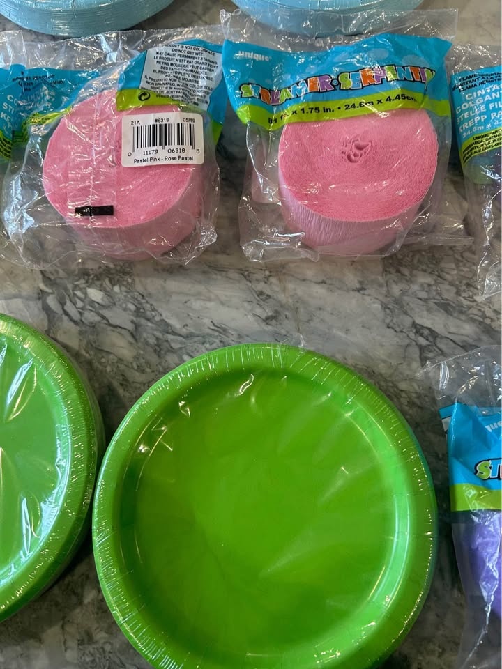 Brand new Easter colours party items - photo 4