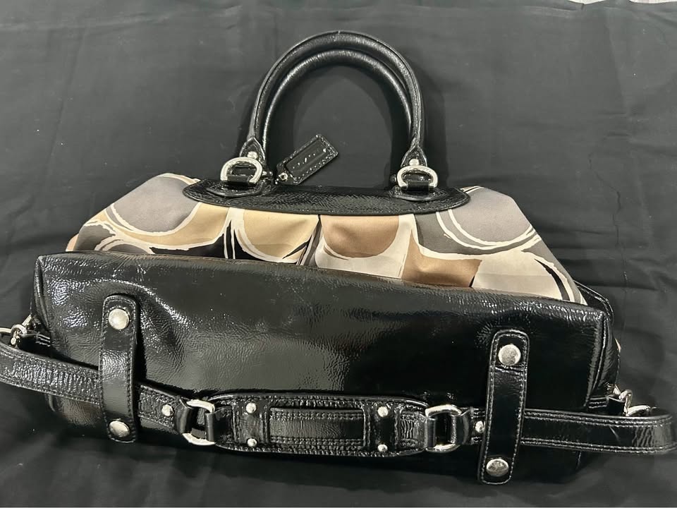 EUC Coach Ashley Silk Convertible Handbag - photo 3