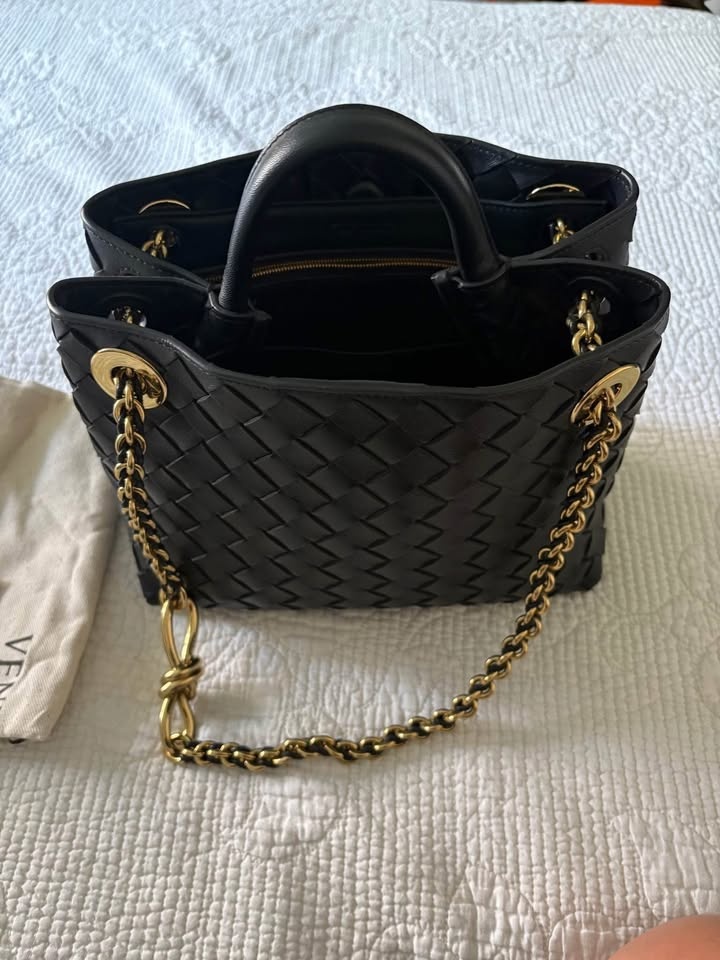 Bottega Venetta Black Small Andiamo Purse - photo 4