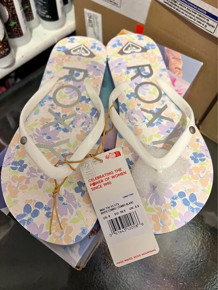 Roxy Mai Tai Sandals size 8