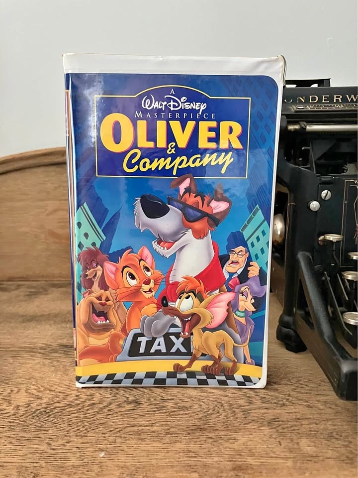 Disney Oliver & Company VHS