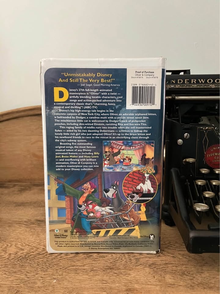 Disney Oliver & Company VHS - photo 2