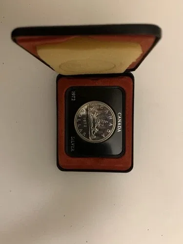 1972 canadian silver dollar - in original box image indicator(3)