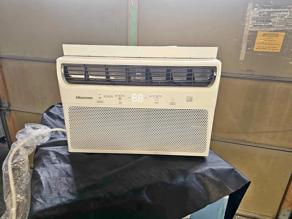 New- Hisense 8000 BTU Window AC Unit