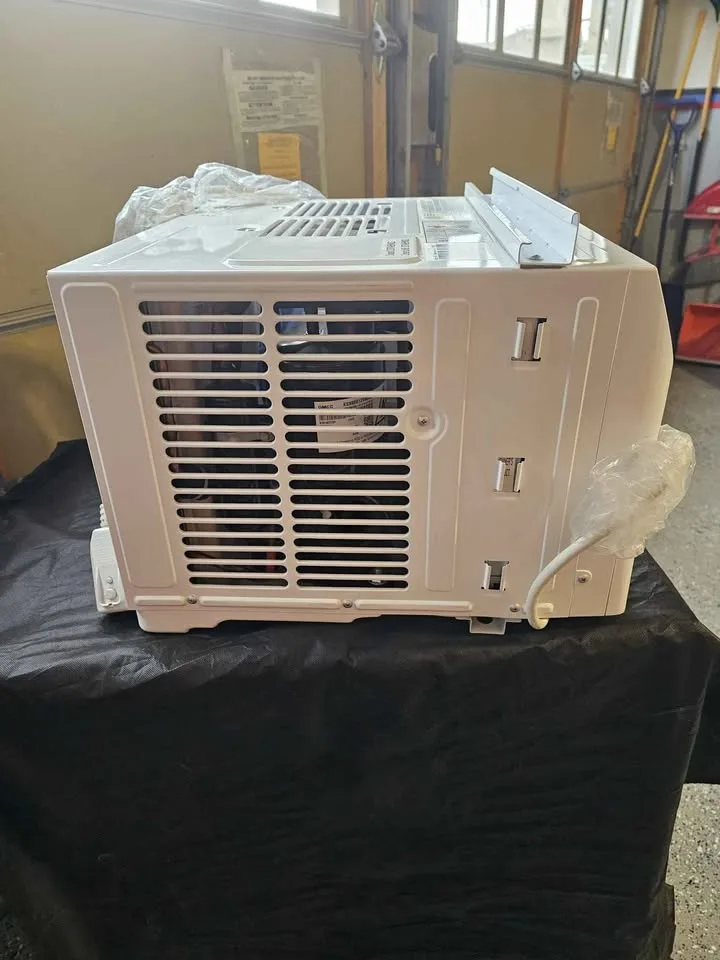 New- Hisense 8000 BTU Window AC Unit image indicator(2)
