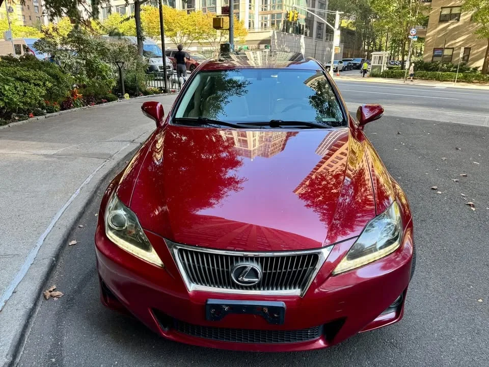 2012 Lexus IS · IS 250 AWD image indicator(2)