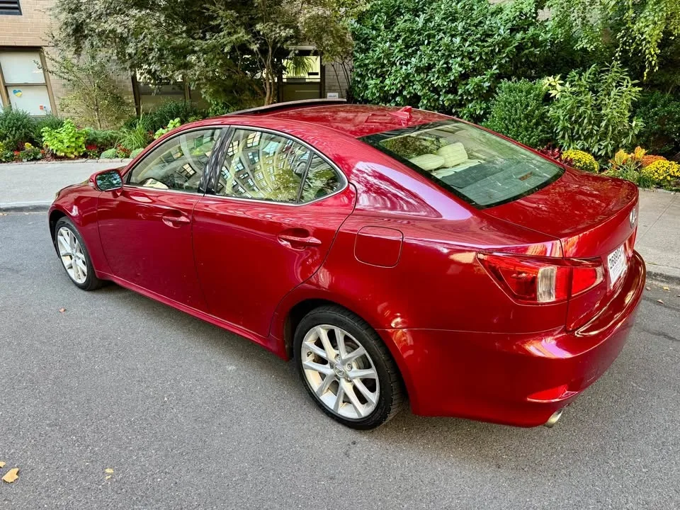 2012 Lexus IS · IS 250 AWD image indicator(4)