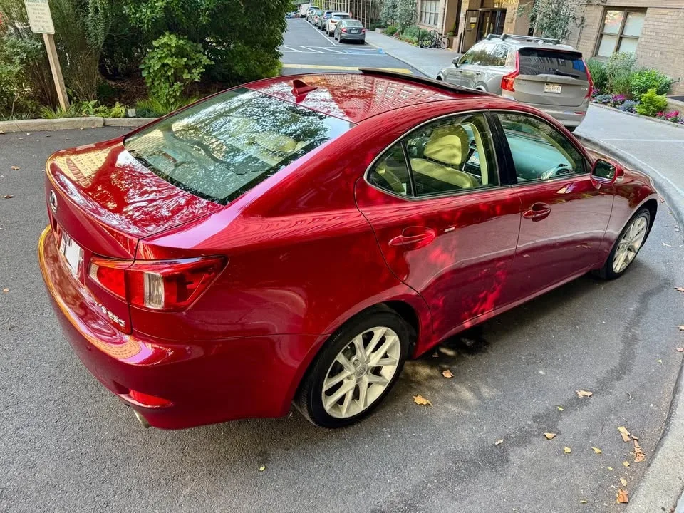 2012 Lexus IS · IS 250 AWD image indicator(6)