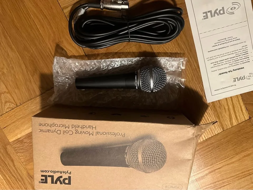 Pyle Dynamic Vocal Microphone image indicator(4)