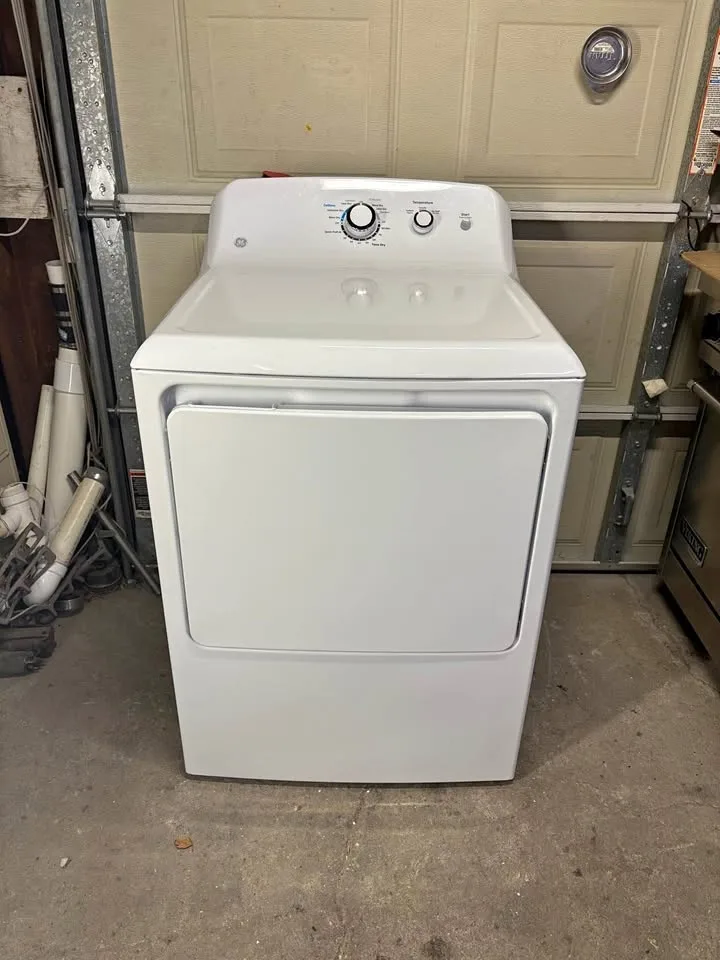 Like New GE Electric Dryer 27"