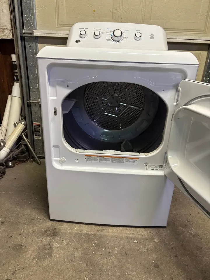 Like New Ge ⚡️ Electric Dryer 27" image indicator(4)
