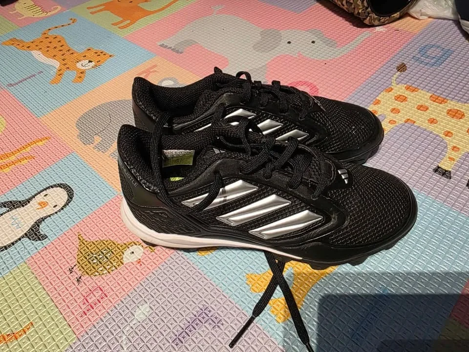 Adidas black sz 3.5 turf cleats image indicator(2)