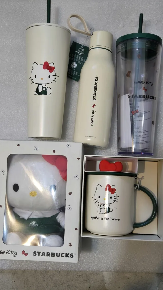 Starbucks and Hello Kitty: Water bottle