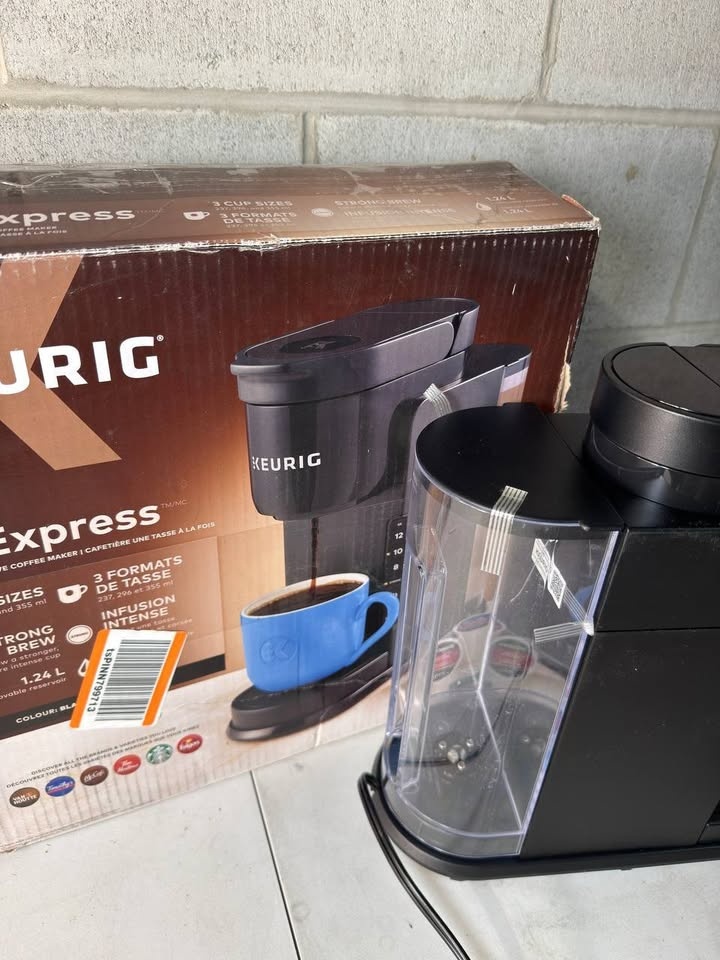 Keurig K-Express Single Serve K-Cup Pod Coffee Maker ‼️damaged‼️ - photo 4