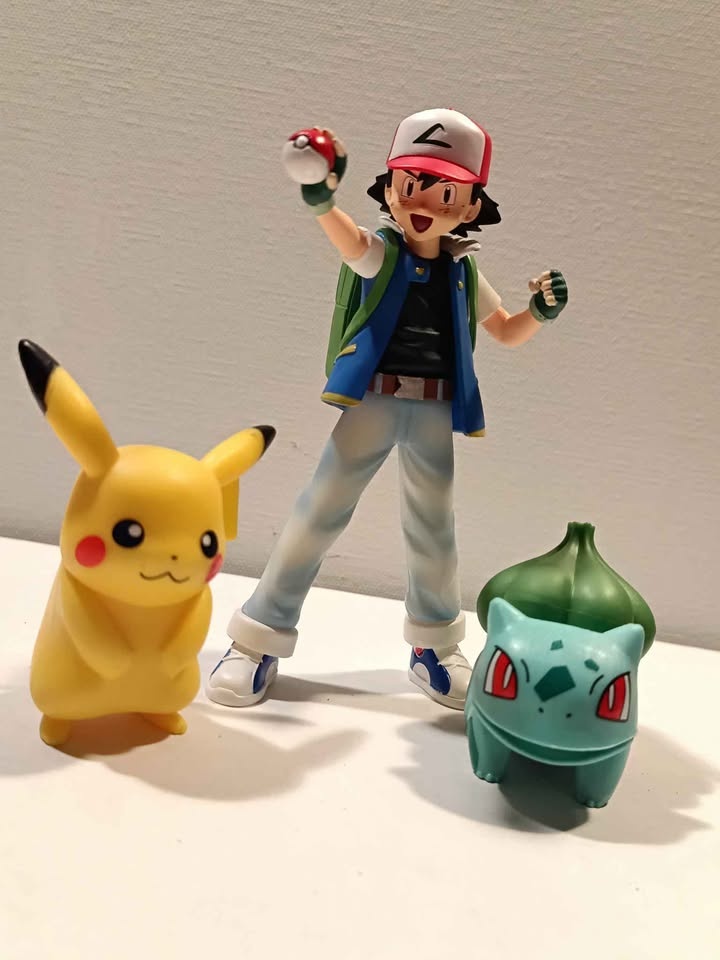 Ash and Pikachu - photo 2