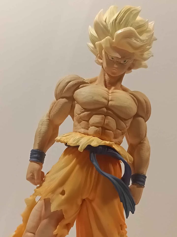 Super Saiyan Goku - photo 3