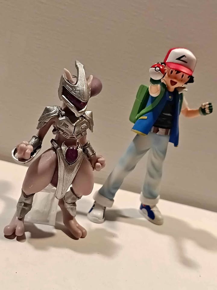 Ash and Mewtwo