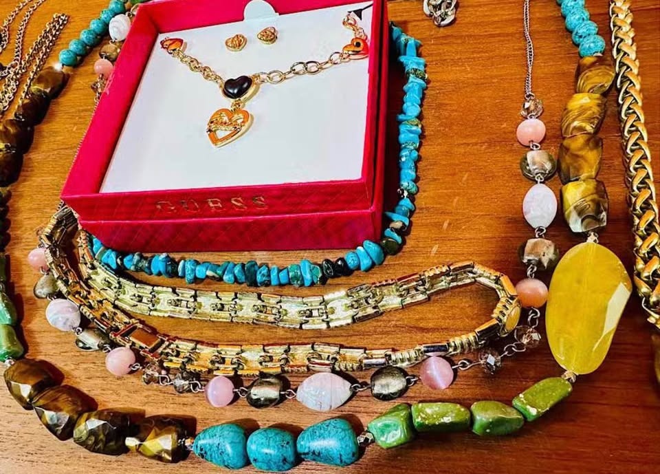Jewelry Lot with Brand New Guess Necklace and Earring Set - photo 5
